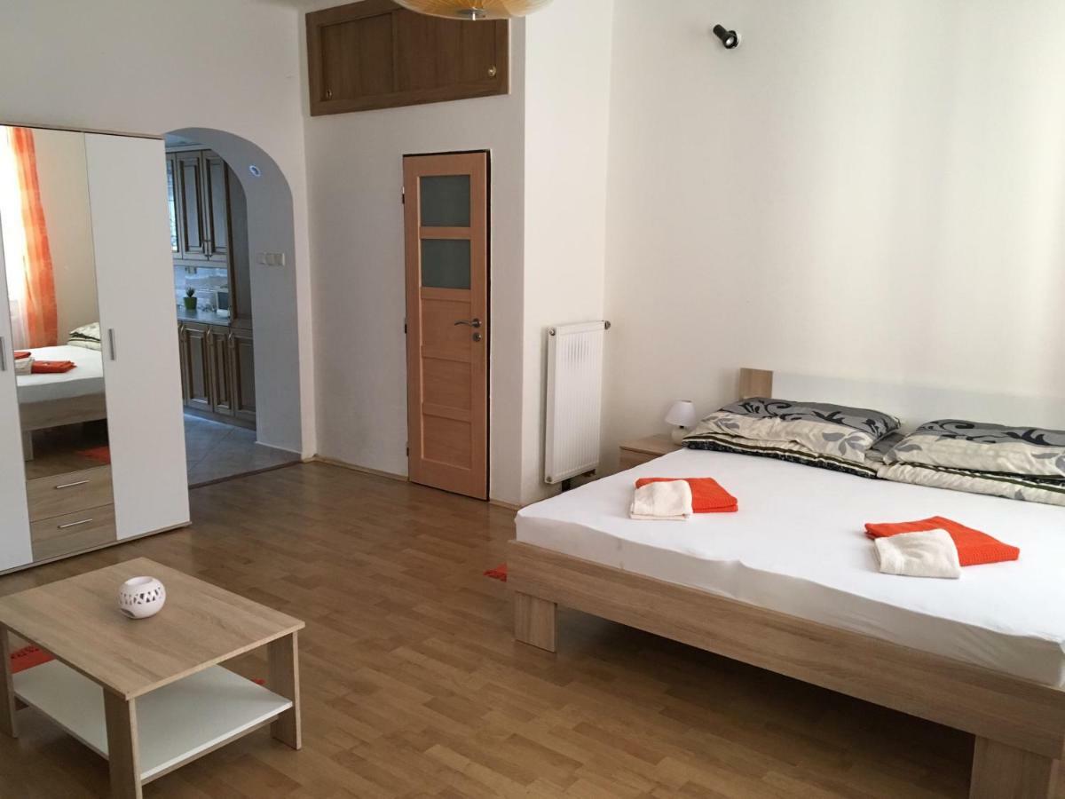 Ferienwohnung Dvacitka Budweis Exterior foto